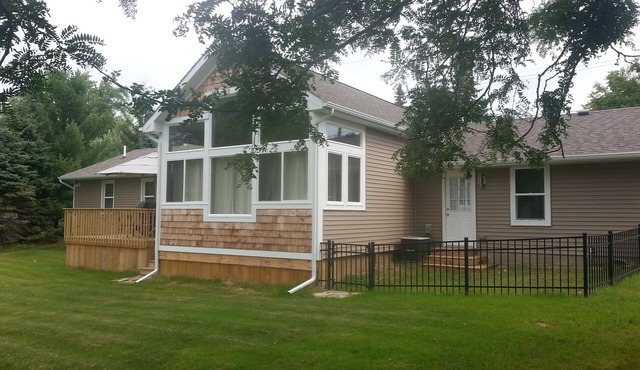 Lakefront Escape from 300/nt-Huge Yard/Lake-Free Kayaks & Pedal Boat-Sandy Beach