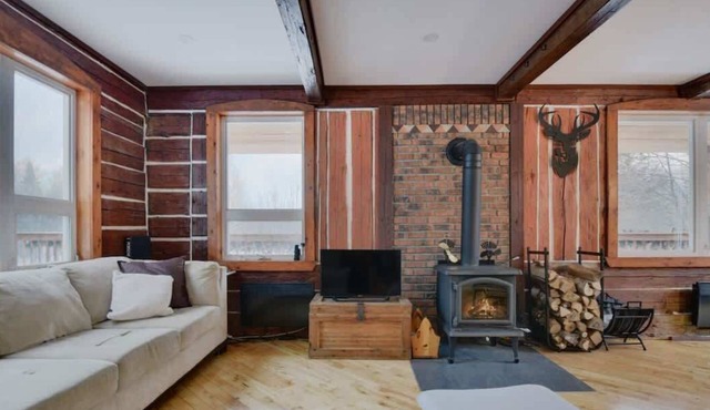 Lakaban | Forest Hideaway | Fireplace, Comfort & P