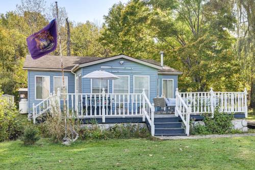 Lake Access Across the Street Dock, Deck and Grill!