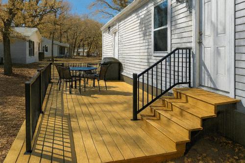 Lake Access and Easy Living at West Battle Lake