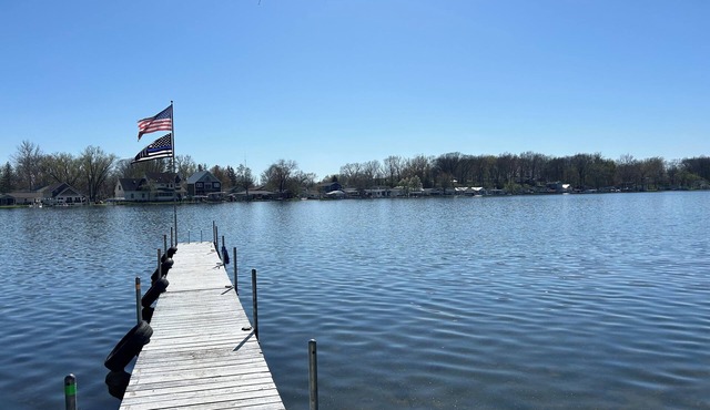 Lake Access and Pier on Barbee Chain! 3 Bedroom Cozy Cottage