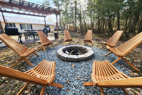 Lake Access! Catskill Cozy Home- Hot-Tub, Sauna