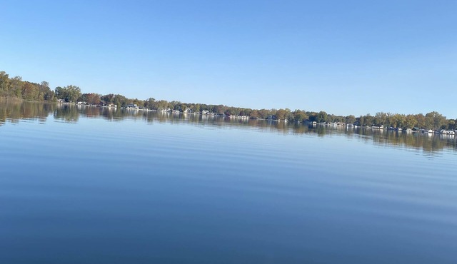 Lake access directly in front of Cottage on high speed watercraft Big Barbee