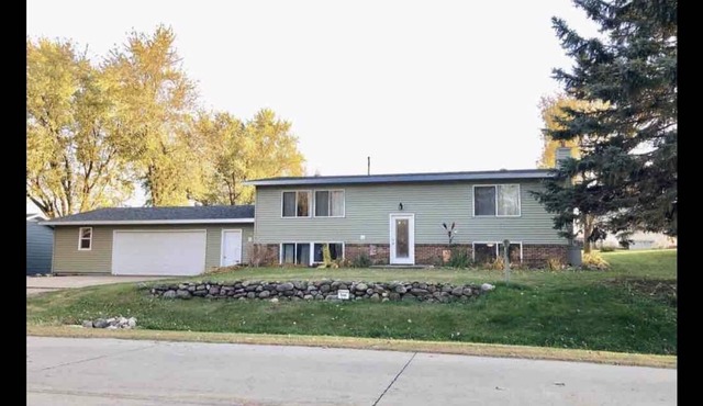 Lake access! Entire home in East Okoboji Beach!
