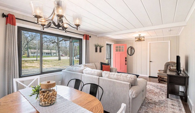 Lake Access/Firepit/Pet-Friendly/Ping Pong/Foosball