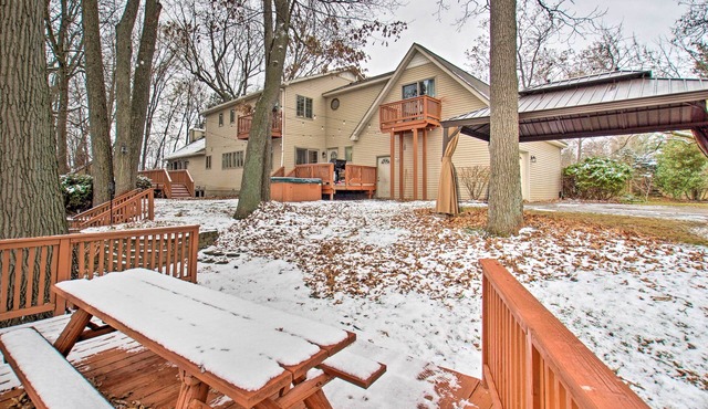 Lake Access, Hot Tub & 2 Decks: Ortonville Retreat