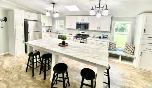 Lake Access, Large Yard, Near Event Center, Shuffleboard, Basketball & More