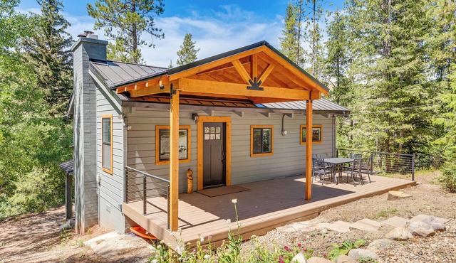 Lake Access, Mtn Views: 'Cooks Cabin' in Kamas!