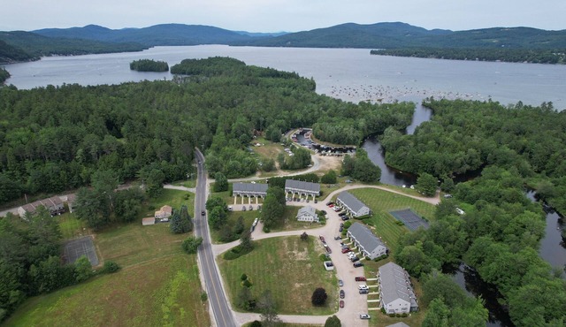 Lake Access Townhome Perfect for Families