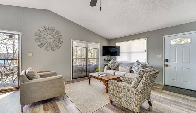 Lake Access & Views! Table Rock Lake Family Escape