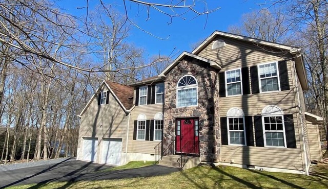 Lake Adjacent Home w/Hot Tub, Game Room, Boats, Fenced Yard
