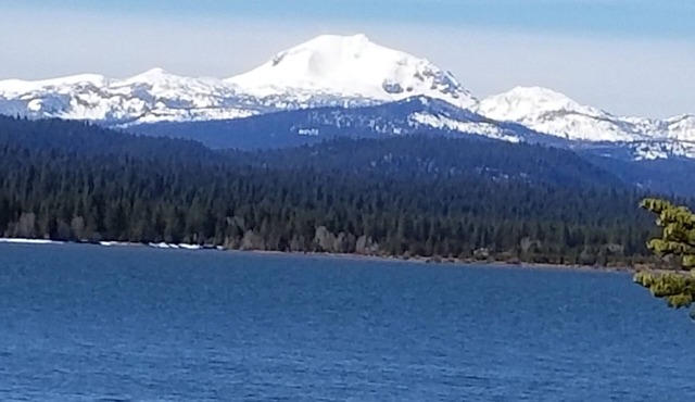 LAKE ALMANOR - LUXURY LAKEFRONT HOUSE - EVERYTHING INCLUDED!