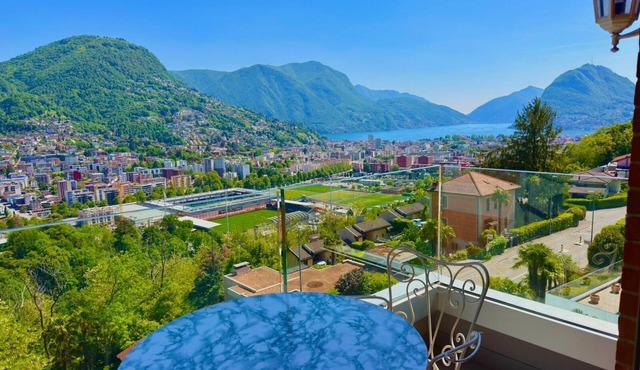 Lake and city view apartment, 3 minutes from Lugano