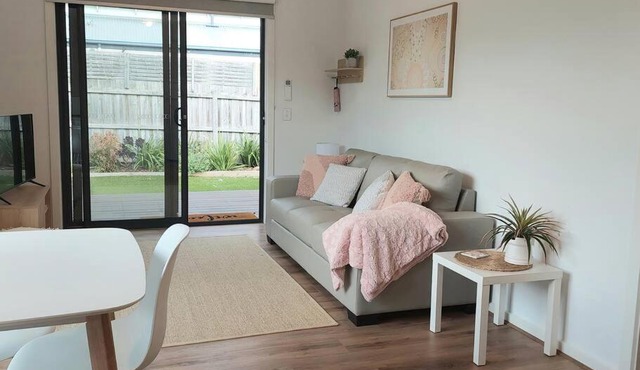 Lake and Railway Guesthouse