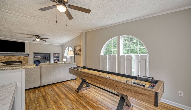 Lake Anna Retreat: 4BR 2BA ~ Game Room ~ Sleeps 8 ~ Fire Pit & Boat Access