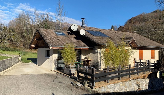 Lake Annecy superb comfortable villa near ski resorts mountain view