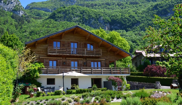 Lake Annecy - Veyrier-du-Lac - apartment on the garden level in chalet (50 sq.m)