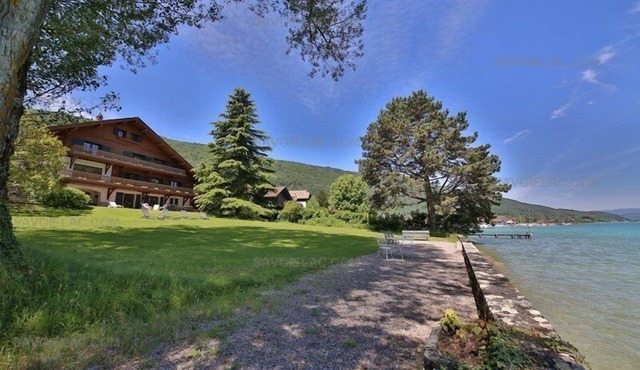 Lake Annecy - Waterfront Villa in Sévrier