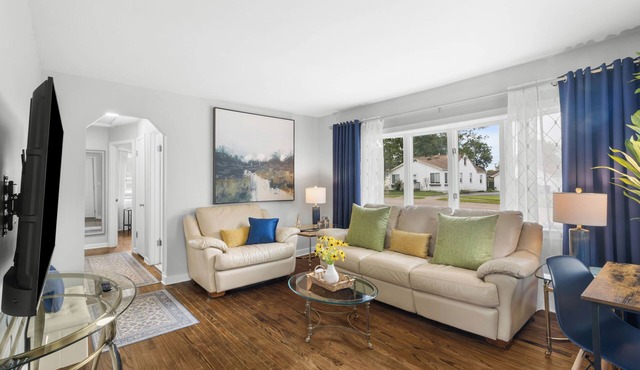 Lake area house - Quiet neighborhood - Short or midterm stay - Blackout Curtains