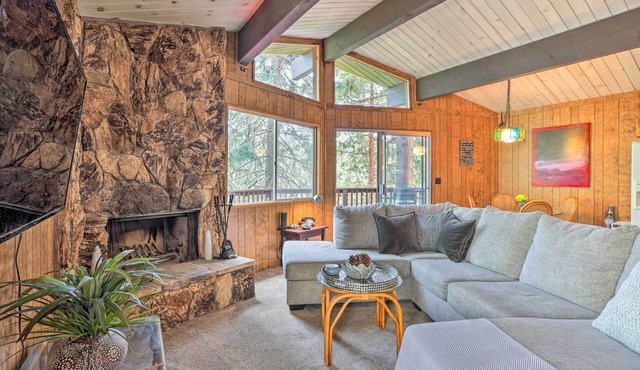Lake Arrowhead Cabin w/Mid-Century Charm!