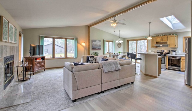 Lake Arrowhead Getaway w/ Beach & Pool Access