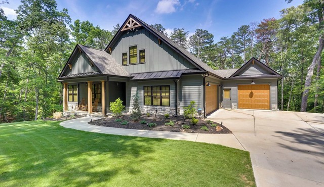 Lake Arrowhead Home w/Hot Tub & Gameroom!