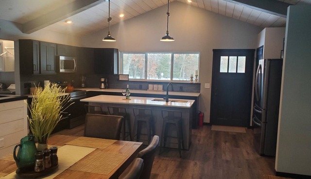 Lake Arrowhead lake access retreat-beaches, golf, tennis, pools