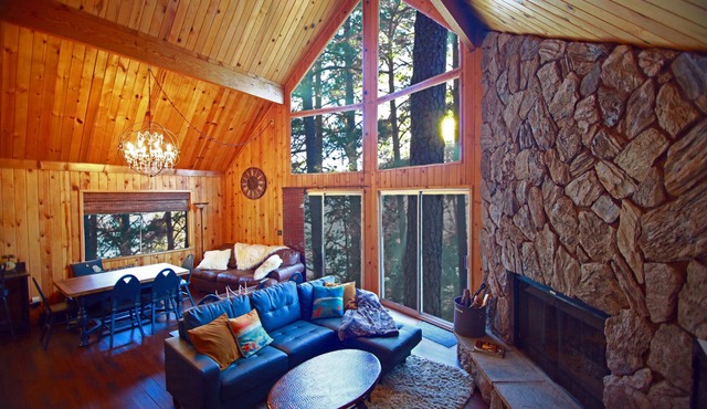 Lake Arrowhead mountain chalet in the treetops with lake view
