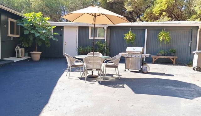 Lake Arthur Retreat — 4BR Rustic Home with Decks & Fireplace