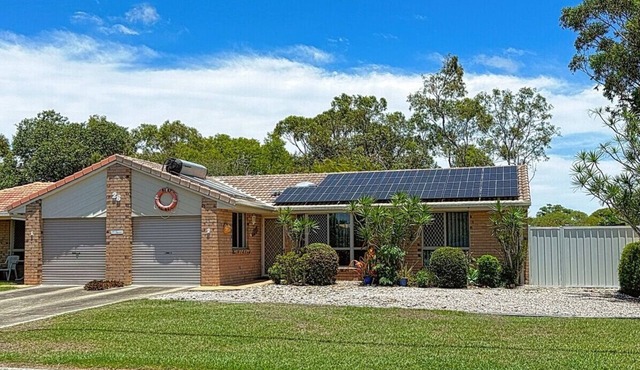 Lake at your back door pet friendly