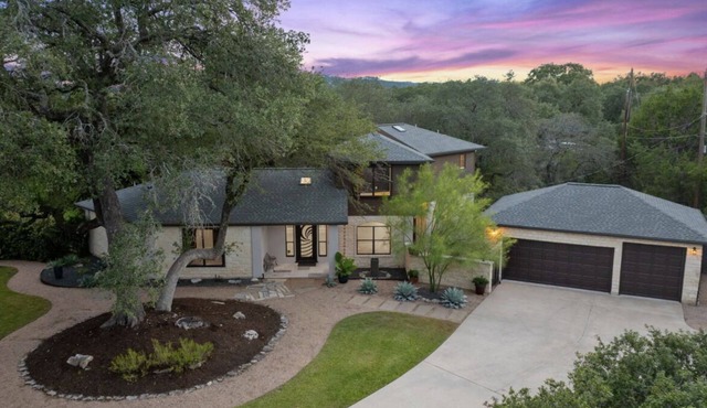 Lake Austin Oak Retreat