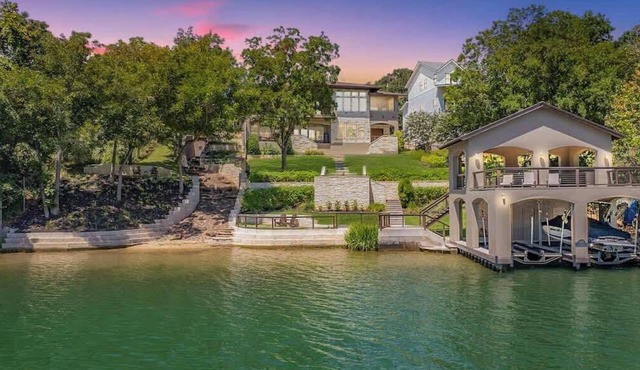 Lake Austin Retreat - Private Beach + Dock