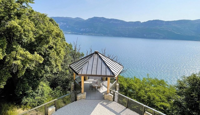 Lake Bourget, villa with lake access, private dock, and indoor swimming pool