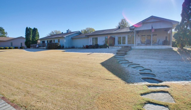 Lake Balboa Access: Home w/Dock & Yard