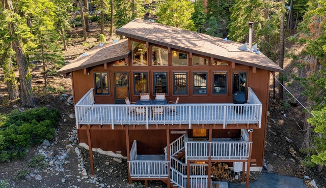 Lake + Beach Access, Pool, Tennis | Walk to Chambers | Tahoe Timber by AvantStay