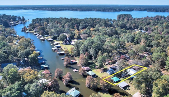 Lake Blackshear water views -Relax, Fish, Recharge