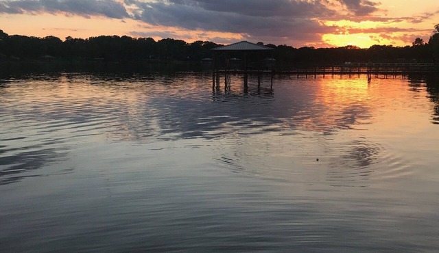 Lake Bonham Waterfront Getaway