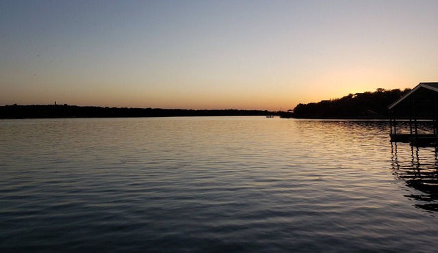 Lake Brownwood Retreat: amazing view, boat dock in deep water, 3/2 sleeps 10+.