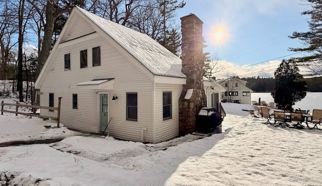 Lake Buel Waterfront: with Sparkling Views, Fire Pit and Kayaks!