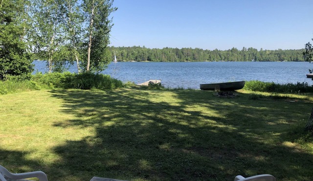 Lake Cabin 25 miles from Duluth. high speed internet. new 50" Android TV