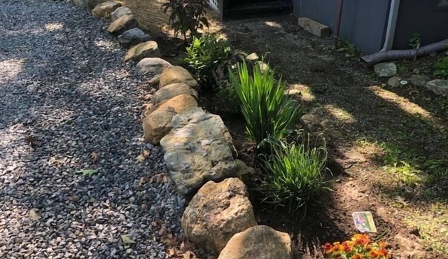 Lake Cabin- Newly renovated cabin with Porch Patio Wifi Fire Pit SUP and more!