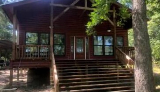 LAKE CABIN on Lake Lafourche in North Central Louisiana.
