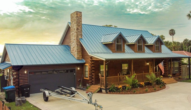 Lake Cabin! Private Dock, Tennis Court & Pool