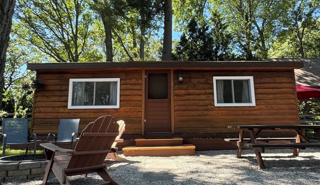 Lake Cabin Resort - Cabin 1
