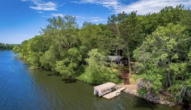 Lake Cabin with Bunkhouse