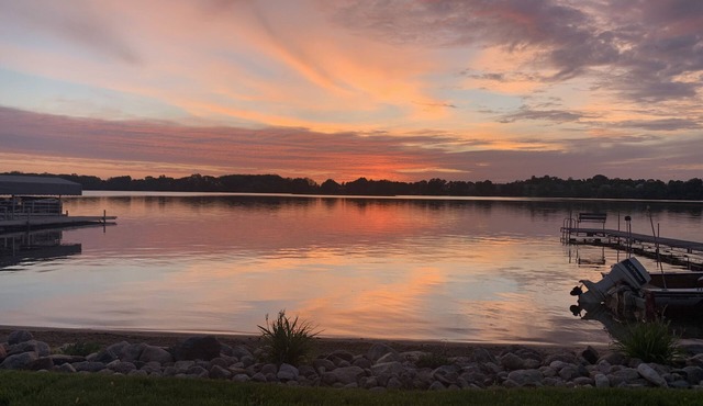 Lake Cabin with HOT TUB, Updated, Flat Lot, Sandy Beach, Games and Lake Toys!