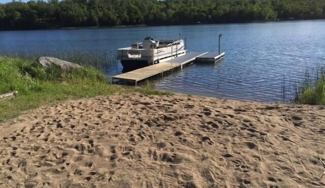 Lake Cabin with Private Sandy Beach on Beautiful Big Sugarbush Lake