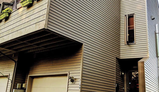 Lake Channel 'Brewhaus' Townhouse: 2 bedrooms with 6 levels on Lake Winnebago