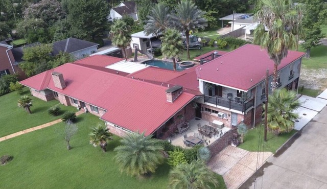 Lake Charles #1 Rental located close to everything. Casino's/mall/restaurants.