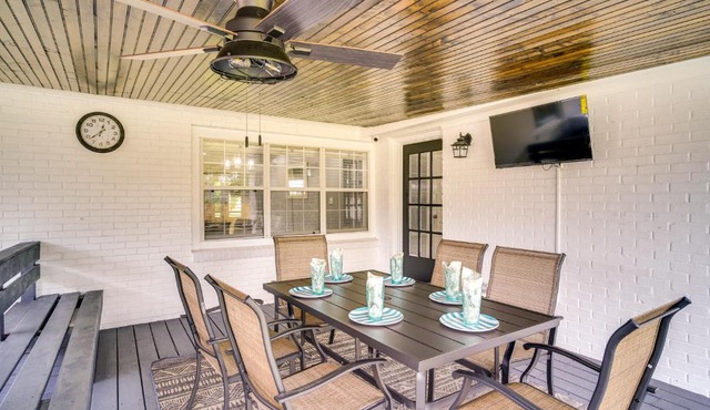 Lake Charles Home with Gas Grill and Fenced-In Yard!